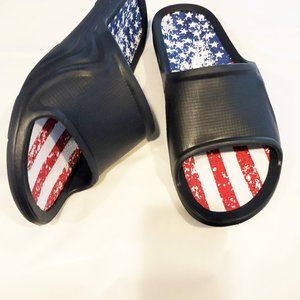 Sandals mens new sizes 9M or 10M man made materials navy & red tunnel slides